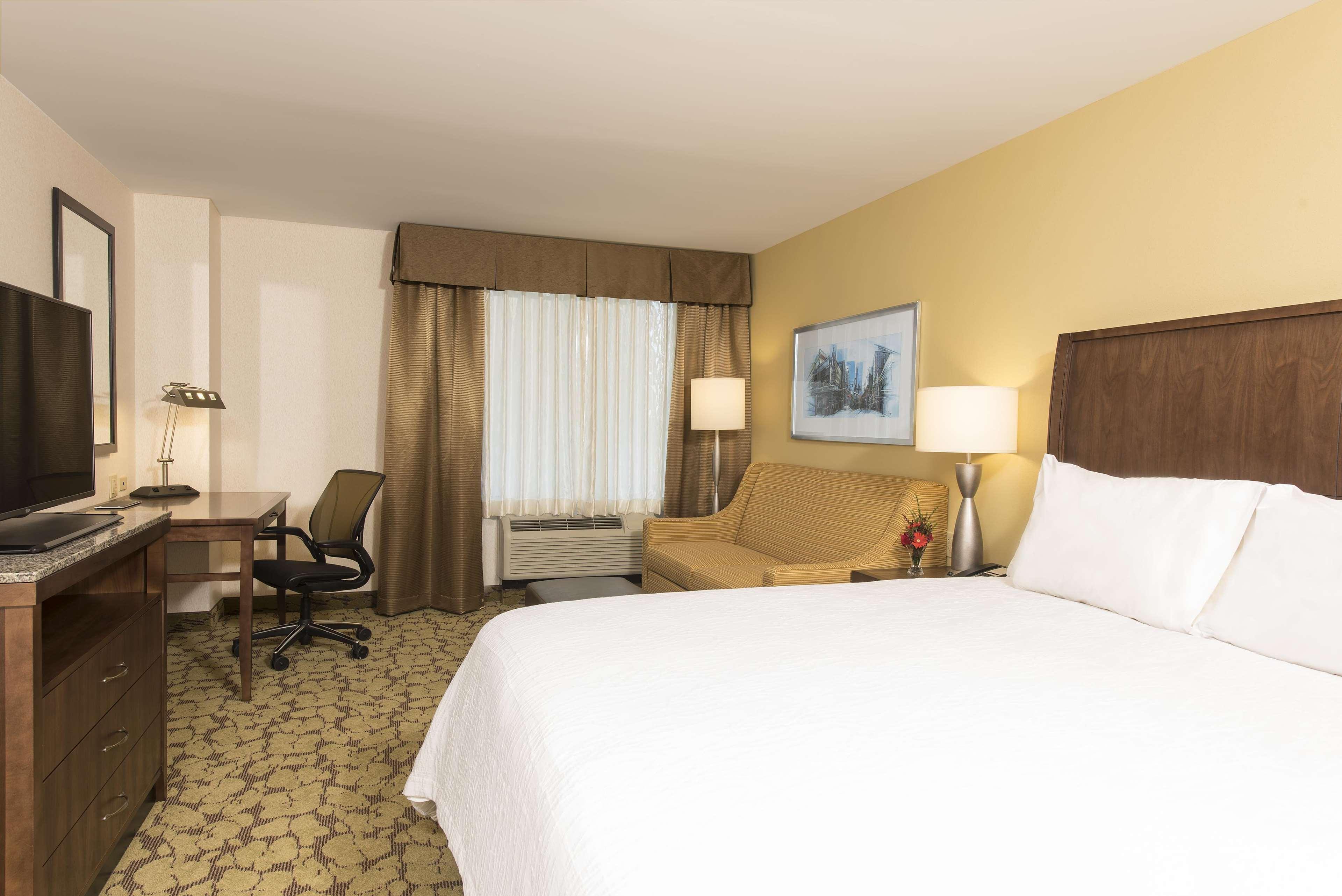 Hilton Garden Inn Louisville Downtown Extérieur photo