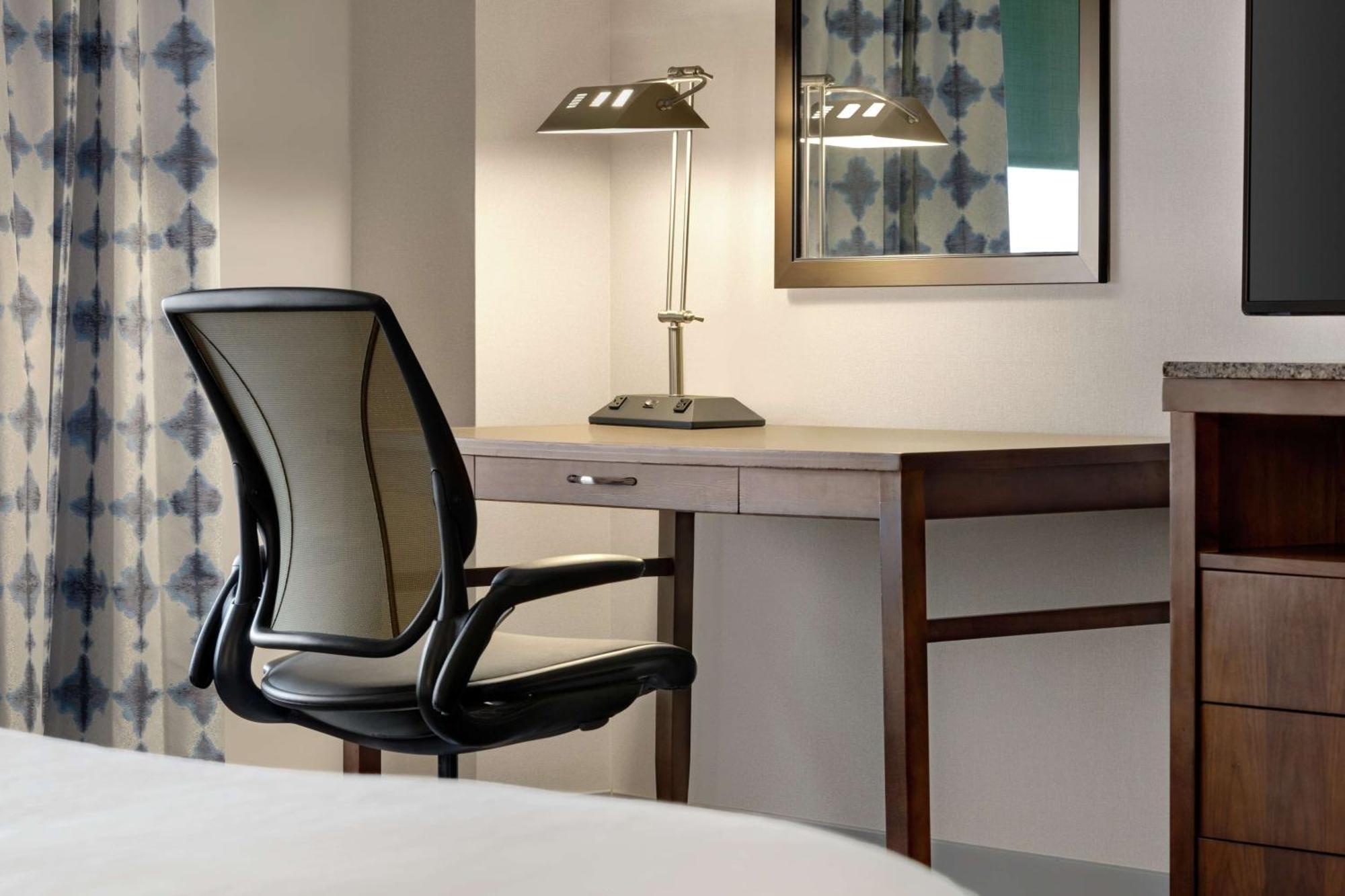 Hilton Garden Inn Louisville Downtown Extérieur photo