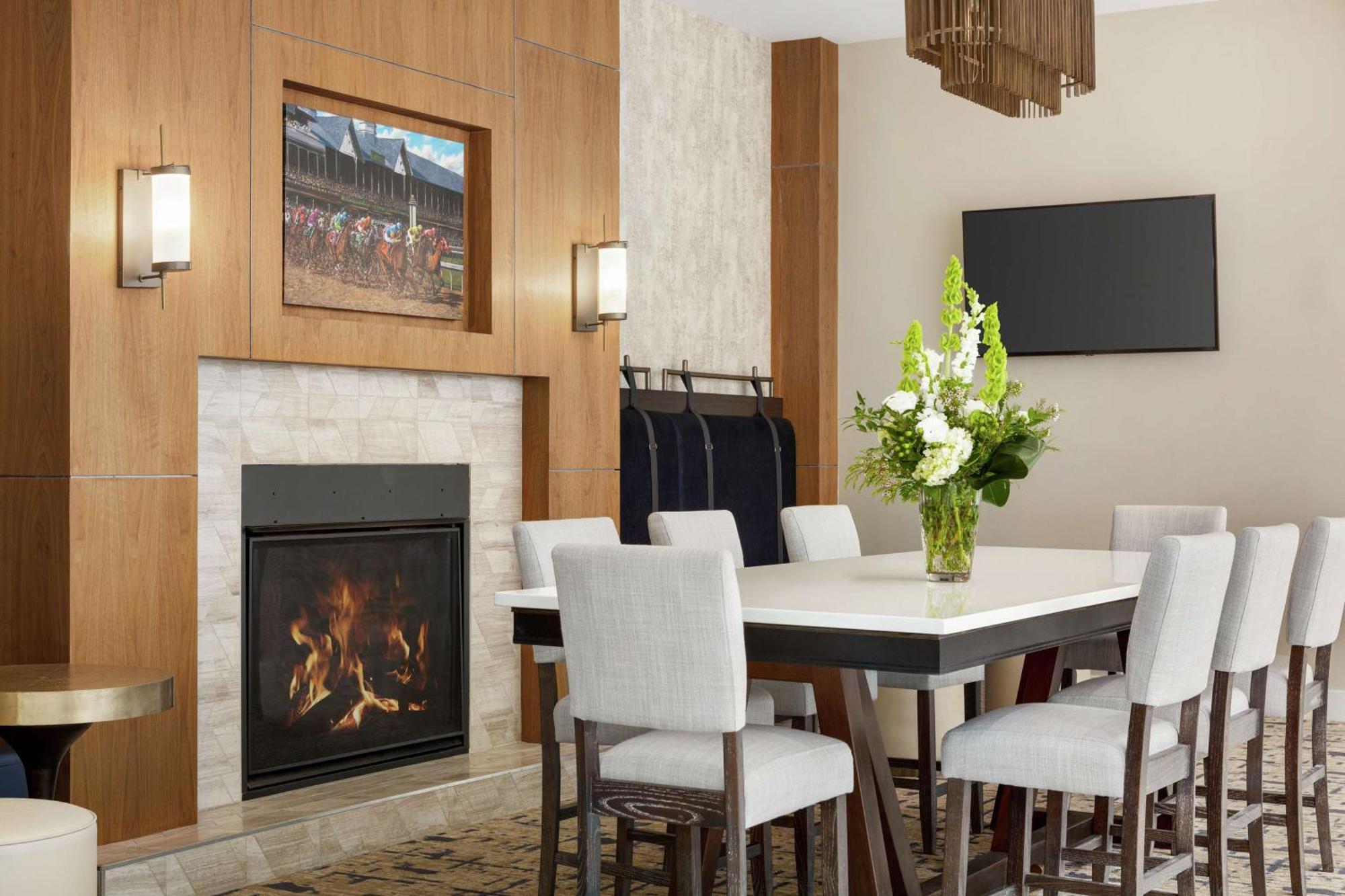 Hilton Garden Inn Louisville Downtown Extérieur photo